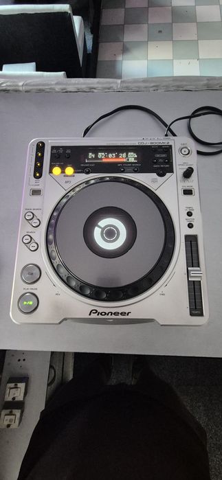 Vand Doua CDJ-uri 800 MK-2 și MIXER DJM 600 PIONEER