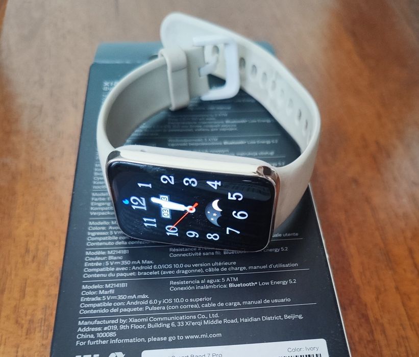 Продам часы Xiaomi Smart Band 7 Pro