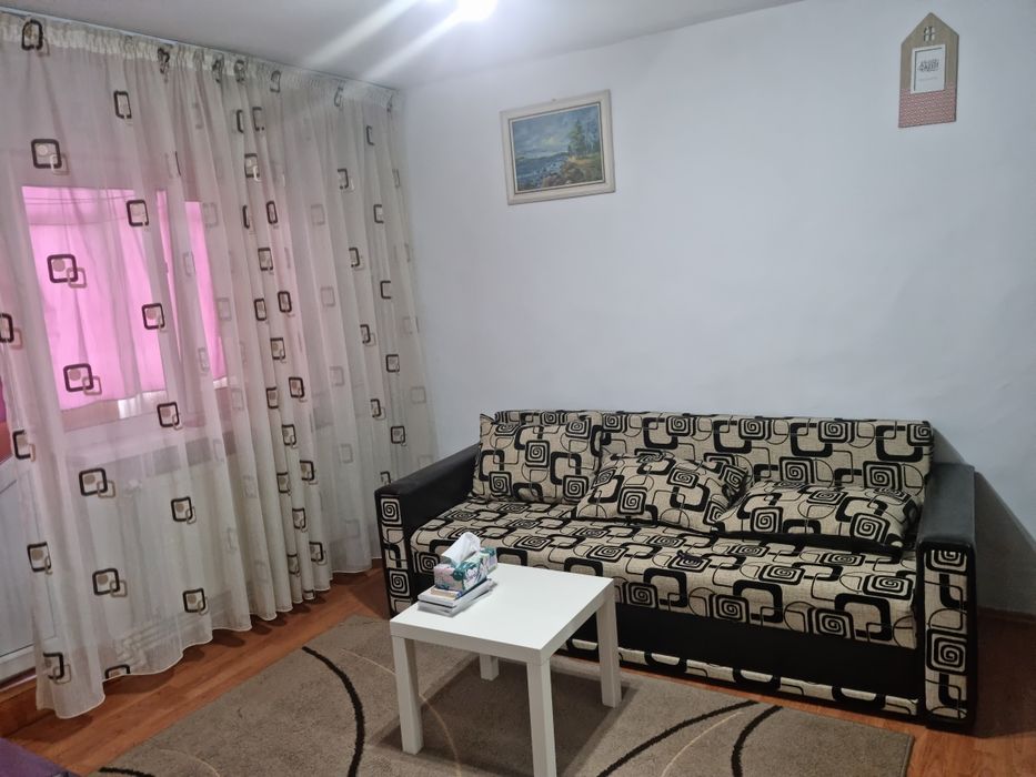 Închiriez garsoniera Valea Rosie