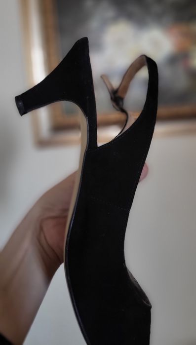 Pantofi Lazzarini decupati negri piele intoarsa 40 / sandale cu bareta