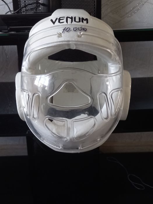 Продам спортивный шлем.