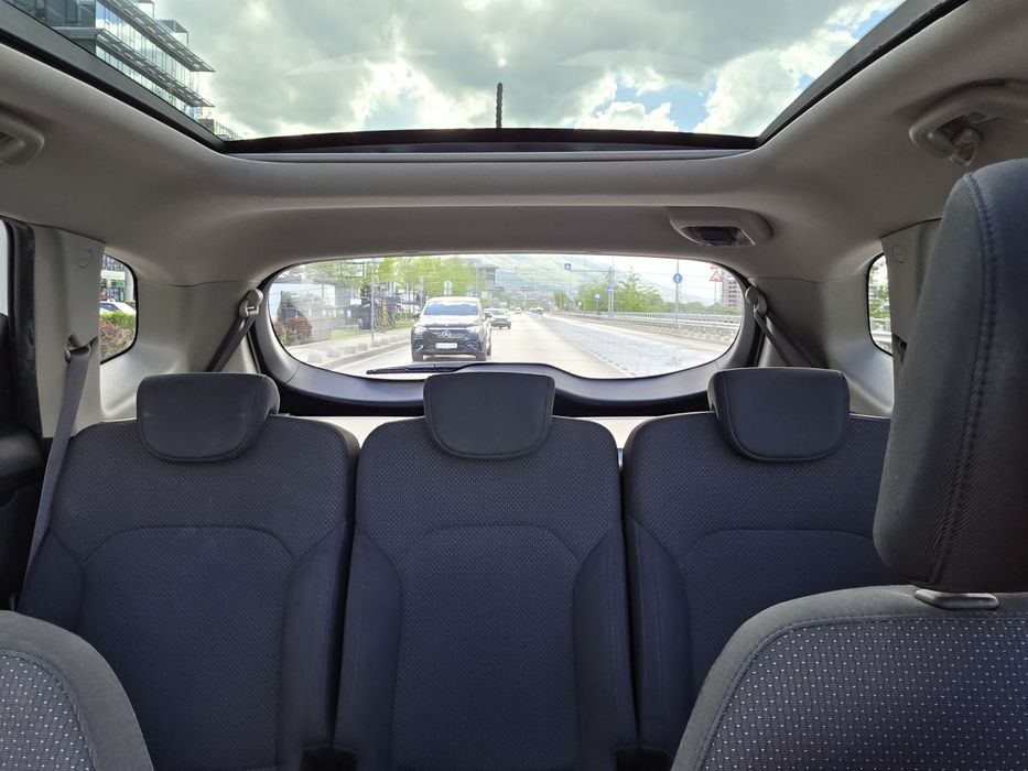 Продавам семейния  автомобил KIA CARENS  7 места