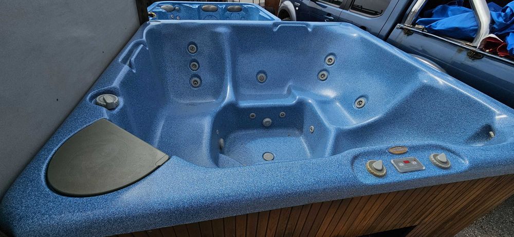 Джакузита внос Англия