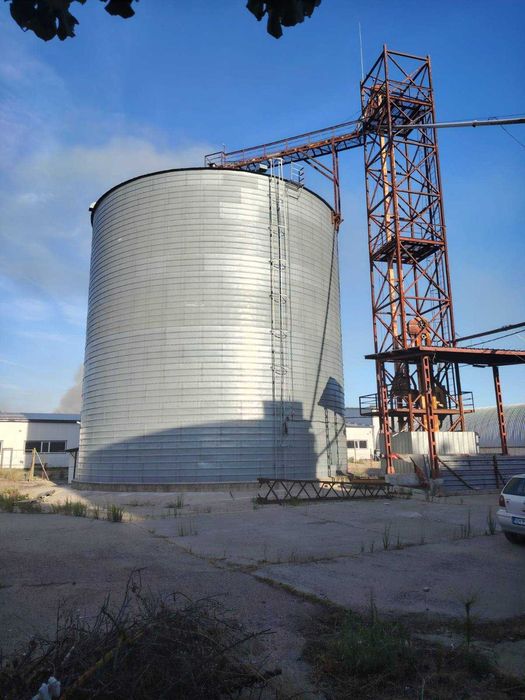 Продава се Склад в Плевен, Индустриална зона - Запад - 3582 кв.м за 67 €/кв.м - Снимка #2