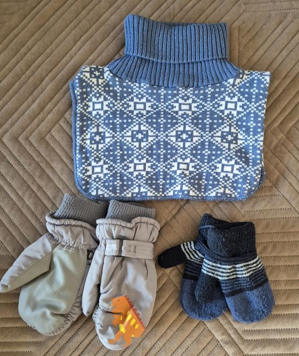 Варежки и манишка