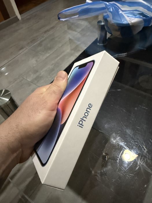 Продавам IPhone 14 128GB