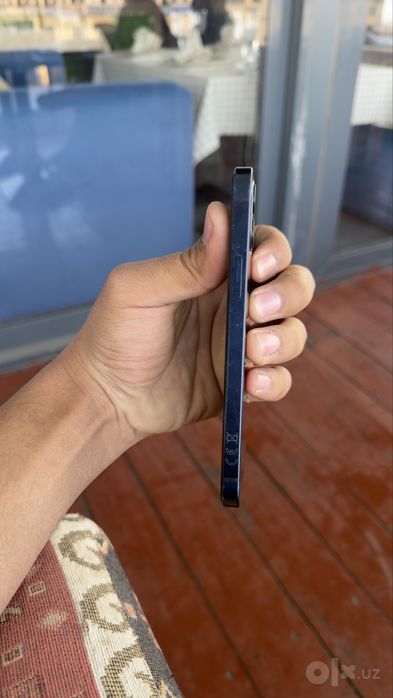 Iphone 12  64 talik 200$