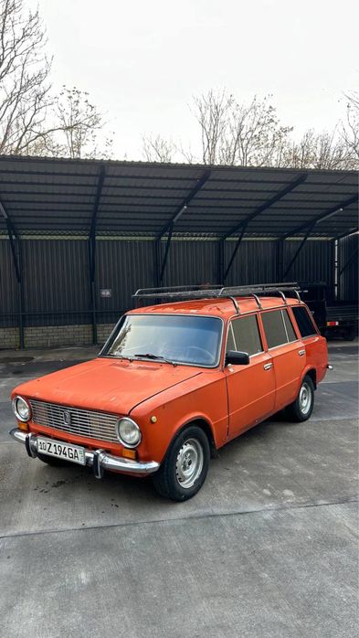 Продается жигули  02  не дорого на ходу газа нет