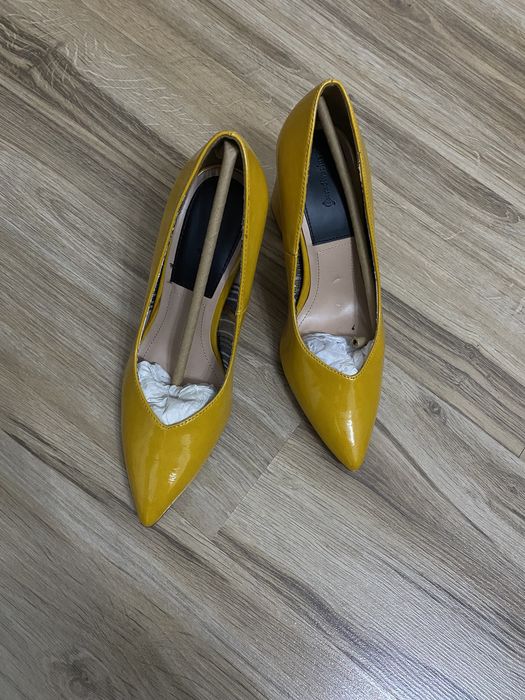 Vand pantofi noi STRADIVARIUS