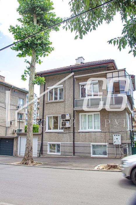 Къща в Варна-Аспарухово площ 392 цена 565000