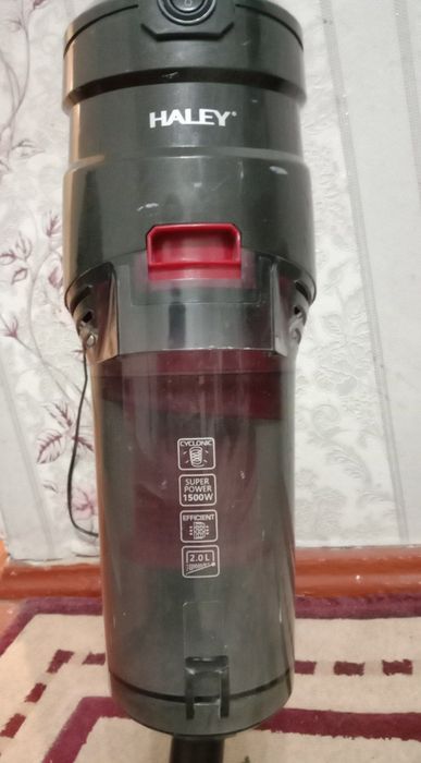 Продам вертикальный пылесос