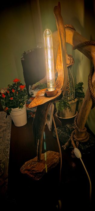 Бутикови, ръчно изработени лампи от дърво и метал. По поръчка!