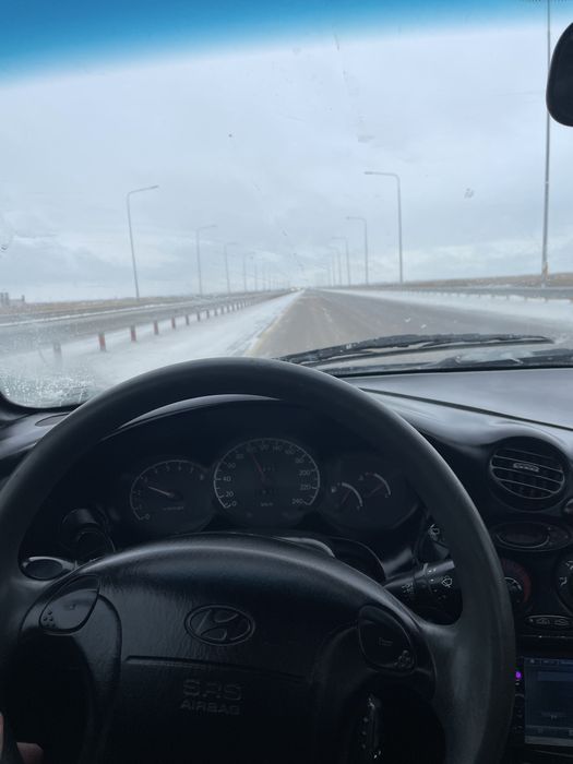 Продам машину хендай