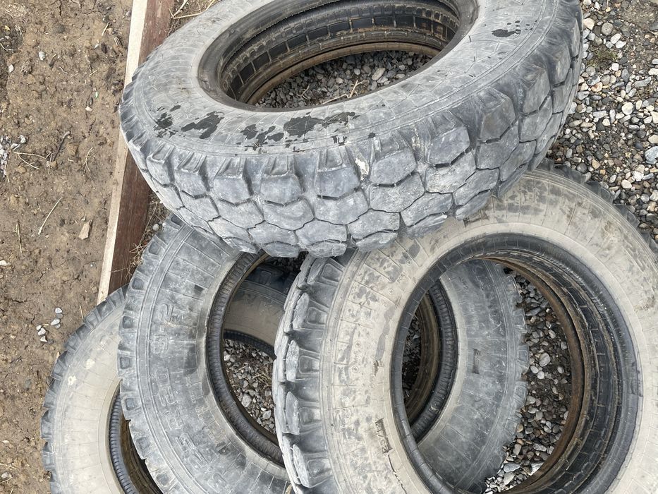 Шины 8-25 R 20   газ 53