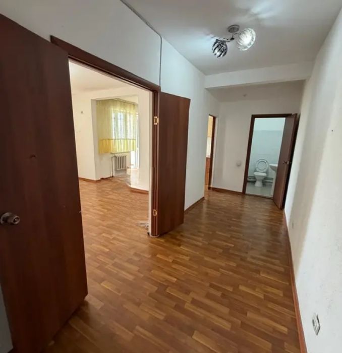 продам 2-х ком. 68кв. 8мкр. 3-этаж