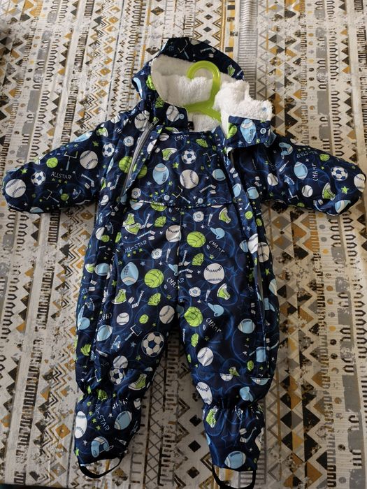 Космонавт за бебе , ботушки и Уокър/ проходилка