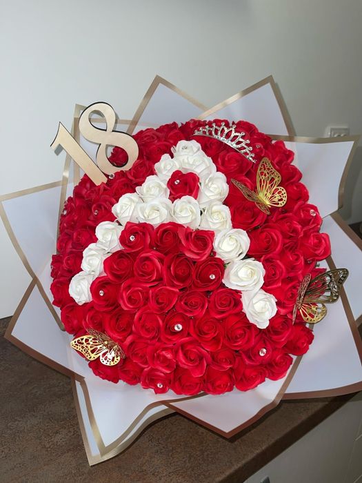 Buchet trandafiri cu numere sau litere