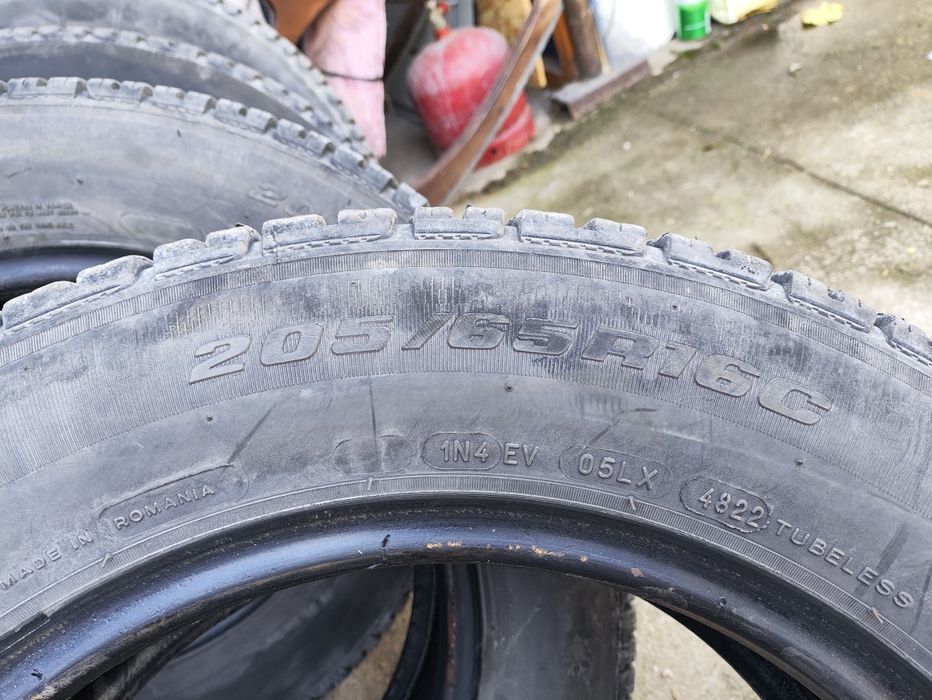 205/65/16 гуми за бус