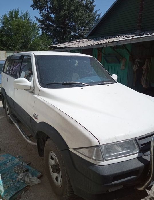 Автомобиль ssang yong musso