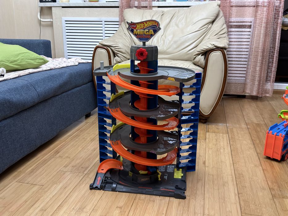 СРОЧНО Hot Wheels гараж хотвилз