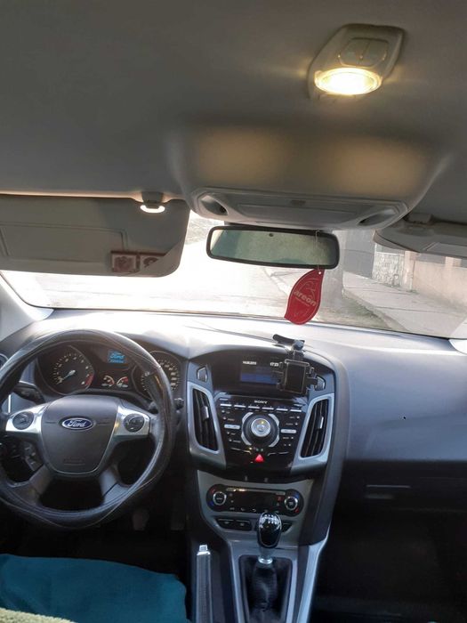 FORD Focus 2013 — imagine 10