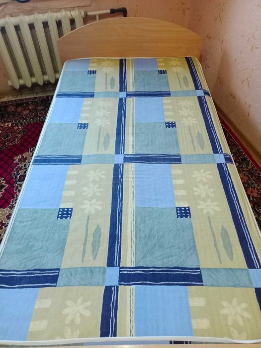 Продам матрас б/у  размеры 110см на 200см