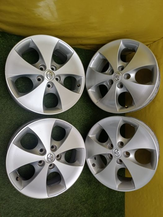 Диски R17 5x114.3 на Toyota Alphard и другие.