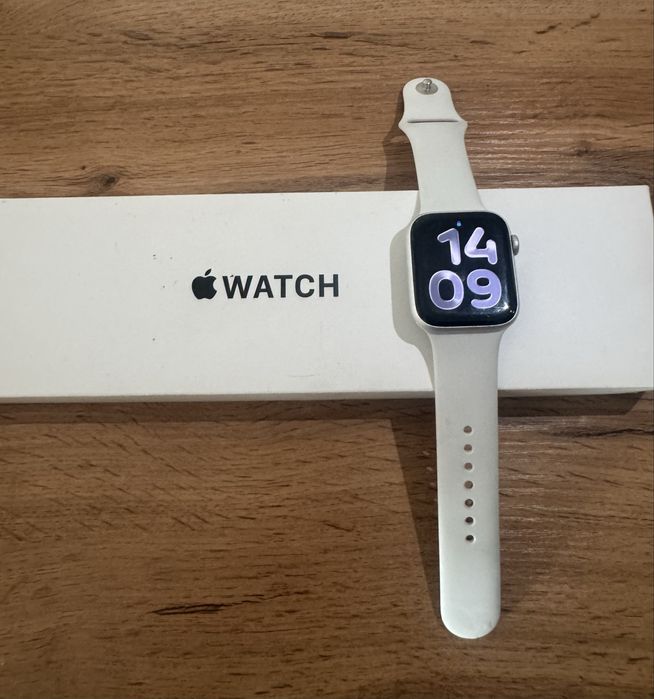 Apple Watch SE  44mm СРОЧНО