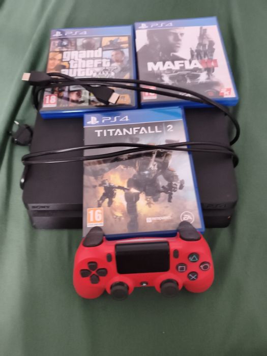 PS4,cu maneta si jocuri CD