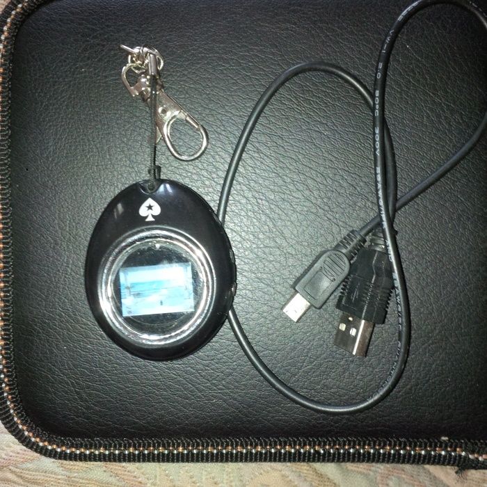 Эксклюзивный брелок-будильник от PokerStars