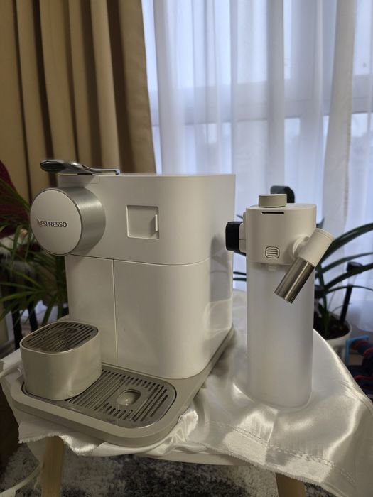 Espressor cafea   Nespresso   DeLonghi Gran Lattissima, 19 Bari