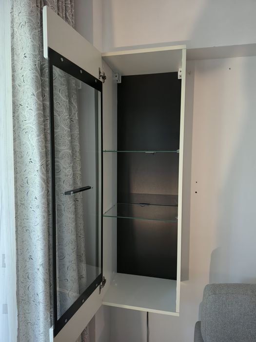 Mobila Living Moderna – 7 Corpuri Alb Lucios, Vitrine LED, Comoda TV Sufragerie