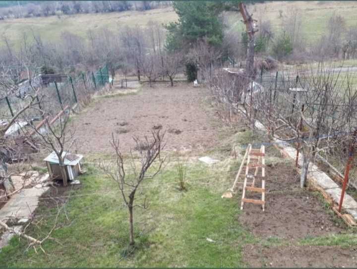 Вила във вилно селище