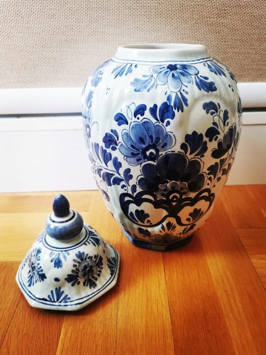 Антикварна порцеланова холандска купа урна Делф Delft