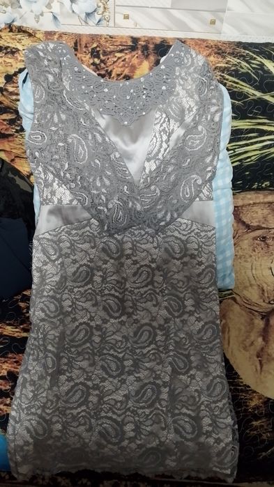 Продам платья юбки