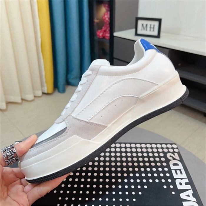 D2 Maple Leaf Sneaker