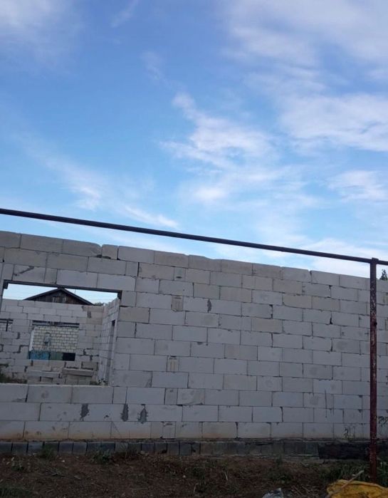 Участок 5 соток с недостроенным домом