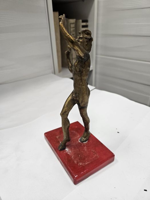 Statueta bronz , bărbat bronz