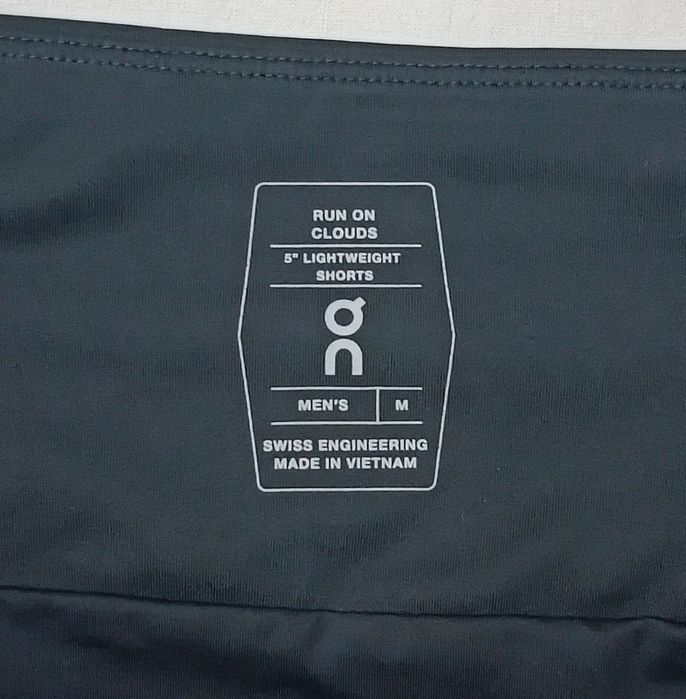 On Running Lightweight Shorts оригинални гащета M спорт фитнес шорти бягане