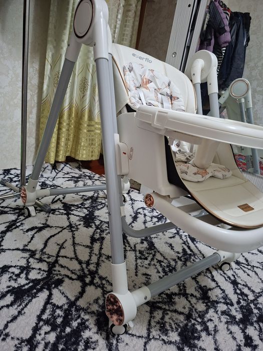 Кресло-стульчик в отличном состоянии