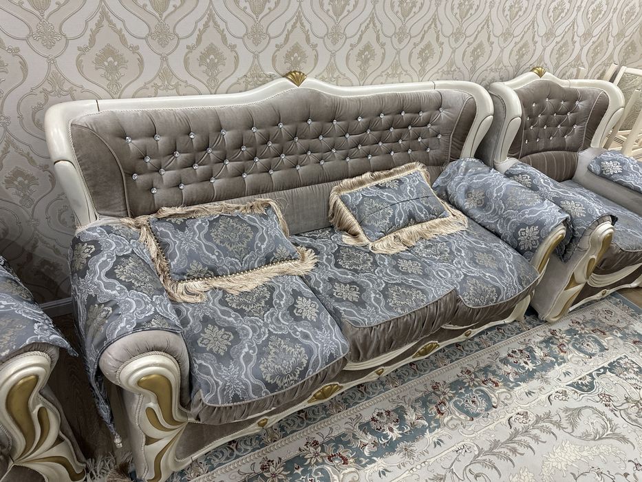 Продам диван с креслами пр.во россия