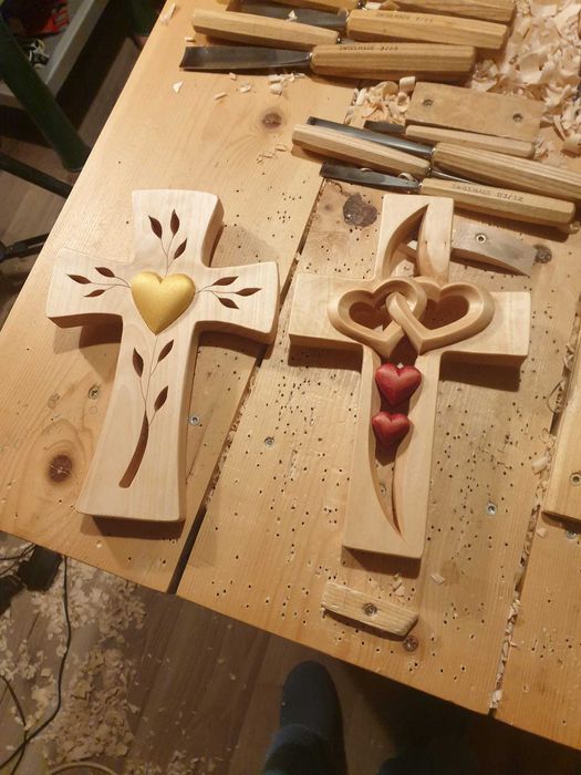 Cruci si icoane din lemn sculptate manual - cadouri cununie, casa