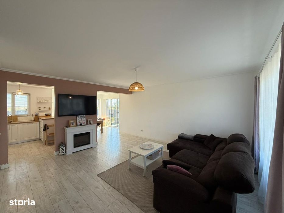 Casă nouă, eficiență termică clasa A, zonă rezidențială Westfield.