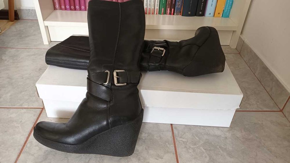 Vand cizme dama mar. 35, din piele, puțin folosite