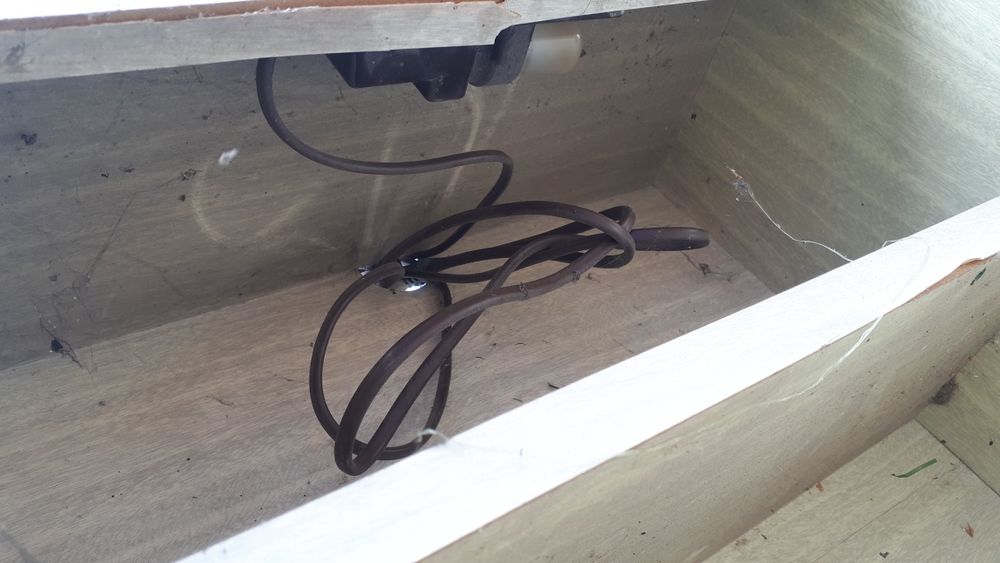 Тумбочка прикроватная