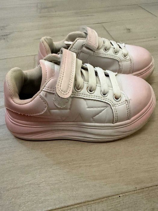 Adidasi fete Alexander McQueen