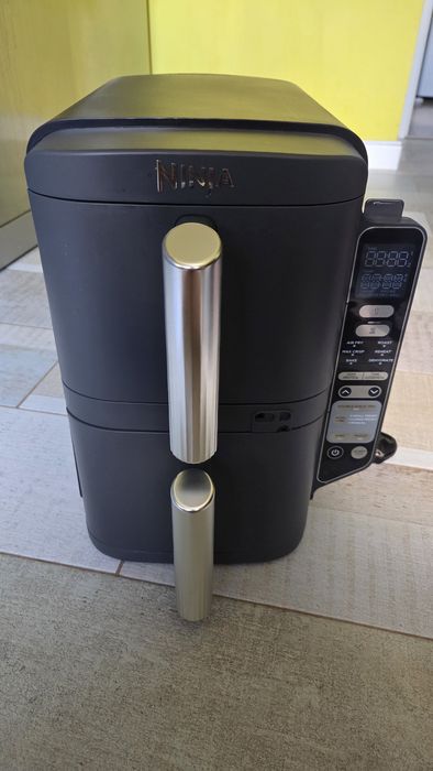 Airfryer Double Stack XL Smart SL451, 2470W, 9.5L, 6 funcții de gătit, termometru digital, gri Ninja
(8)