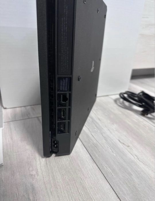 Playstation 4 slim
