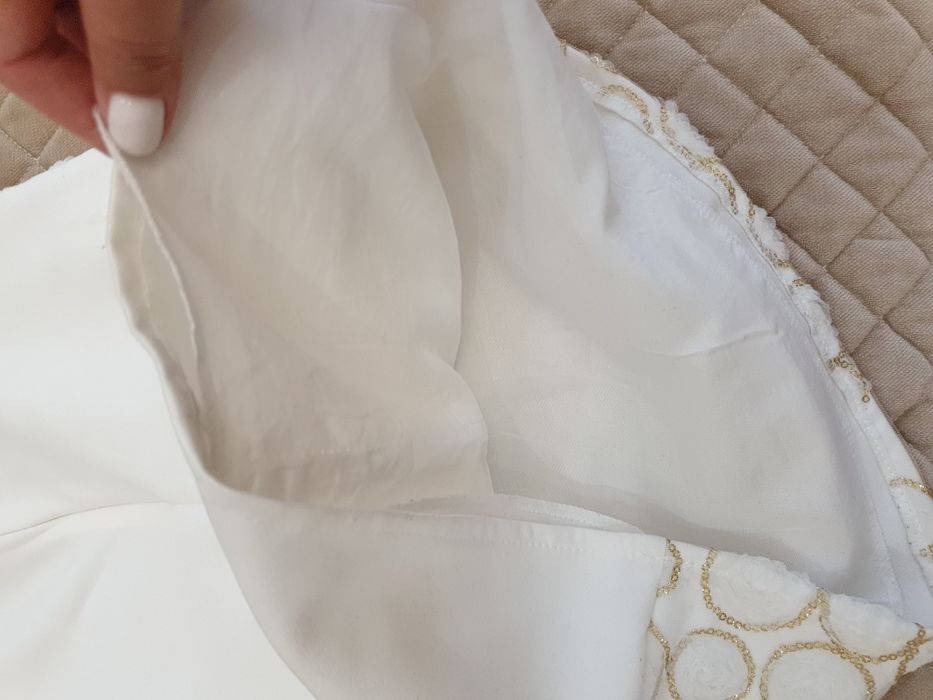 Продам платье на девочку 5-7лет