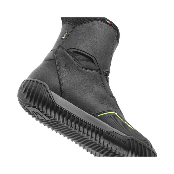 Къси туристически ботуши Gaerne G Escape Gore-Tex Black висок клас